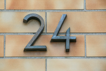 Hausnummer 24