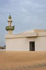 Fototapeta na wymiar old abandoned Mosque in the desert near Dubai
