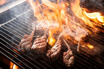grilled lamb chops © Macus