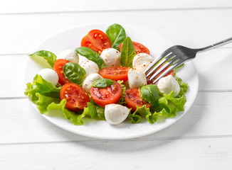 delicious vegeterian salad with spinach and feta