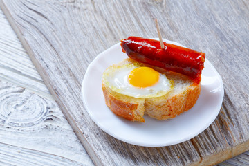 pinchos pintxos chistorra with quail egg tapas
