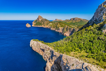 Spanien Mittelmeer K&uuml;stenlinie Klippen Landschaft Mallorca Cap de Formentor
