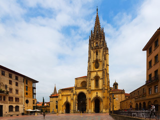 Fototapeta na wymiar Cathedral of San Salvador in summer day. Oviedo