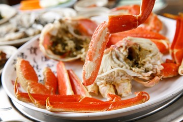 Steamed Snow Crab