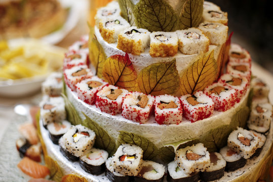 Sushi in una composizione fantasiosa