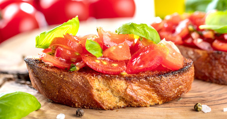 Frische selbstgemachte bruschetta brote