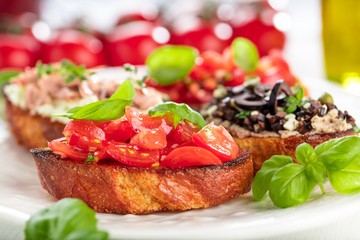 Frische selbstgemachte bruschetta brote