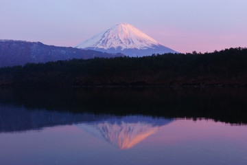 西湖に映る逆さ富士