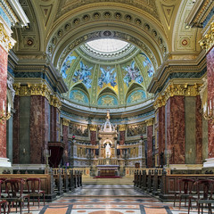 Fototapeta na wymiar Sanctuary and altar of St. Stephen's Basilica in Budapest, Hungary