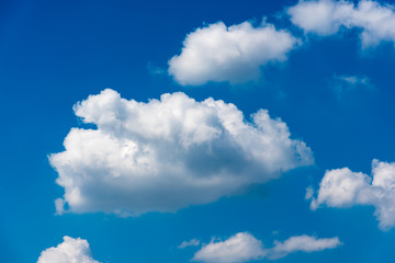 Obraz na płótnie Canvas The fluffy cloud in Thailand sky