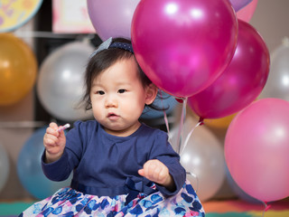 baby girl celebrate her first birthday