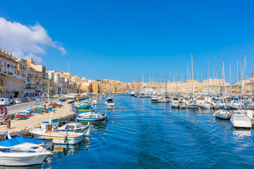 Fototapeta na wymiar Malta Valletta Birgu Senglea Harbor Marina 