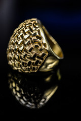 Elegant ring made of gold
