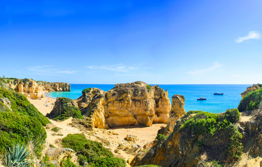 Fototapeta na wymiar panoramic view of beautiful sandy beach Pria do Castelo, algarve, Portugal