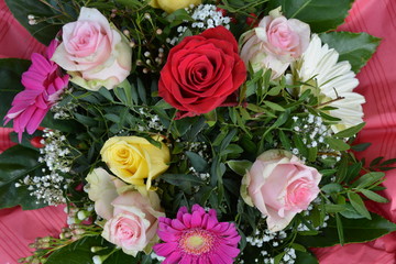 Blumenstrauss mit Rosen