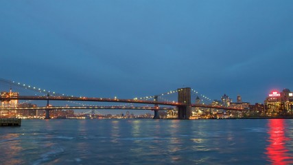 Obraz premium Brooklyn Bridge, Manhattan Bridge, and Williamsburg Bridge across the East River in New York City