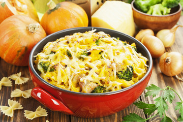 Pasta with pumpkin and broccoli