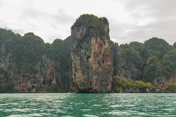 Obraz premium Rock islands on the way to Railay beach in Krabi province, Thailand