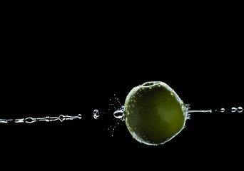 apple water arrow-pierced food, fres splash water action movement