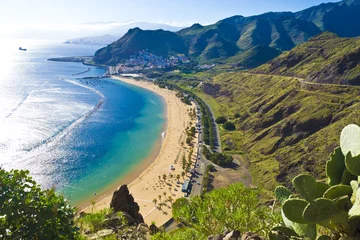 Selbstklebende Fototapete Kanarische Inseln Blick vom Berg zum Strand Teresitas