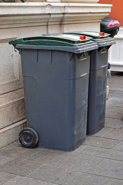 Wheelie bins