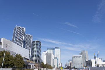 Fototapeta na wymiar 東京都市風景　晴海　再開発　環境整備された町並みと道路　2017年