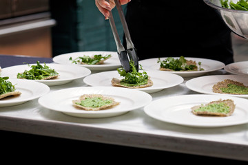 Serving salad