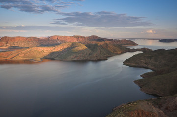 Fototapeta na wymiar Outback view (mountains & lake)