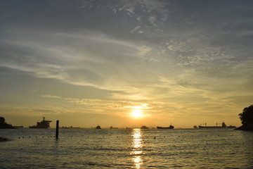 Fototapeta na wymiar Sunset at Siloso Beach