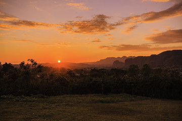 Fototapeta na wymiar Sunset in Viñales
