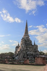 Fototapeta premium pagoda ancient famous in wat Phra Sri Sanphet beautiful ,Royal Palace in Ajutthaya travel Thailand