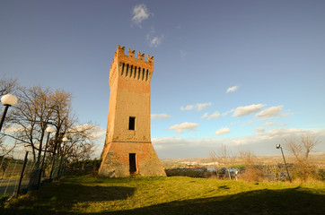 Obraz premium La torre del castello di Dinazzano . Reggio Emilia - Italia