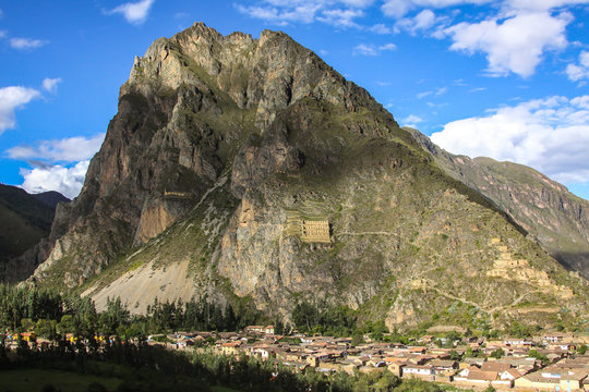 Scenic view through from Araqama Ayllu to mountain, Ollantaytambo, Sacred Valley, Peru