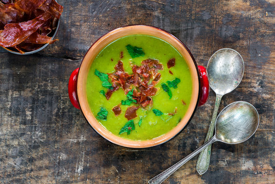 Pea and mint soup with crispy proscuitto strips
