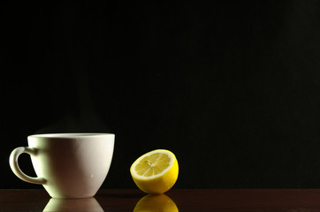 Obraz na płótnie Canvas water with lemon