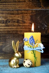 Osterkarte - Osterhase mit Ei und Kerze