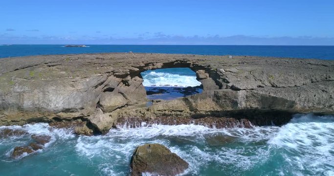 Laie Point State Wayside hole in the rock 4k 60p