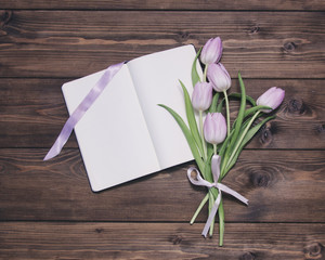 Clean sheets notepad with Pink tulip flowers bouquet