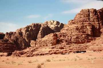 Fototapeta premium Jeep Safari in desert valley Wadi Ramm in Jordan 