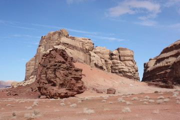 Fototapeta premium Jeep Safari in desert valley Wadi Ramm in Jordan 