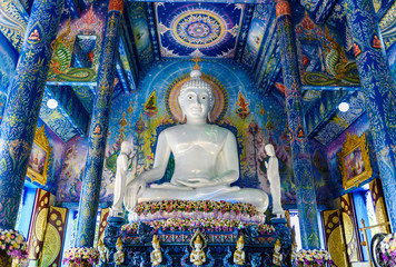 Obraz na płótnie Canvas Buddhist Temple 