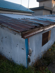 古びた小屋