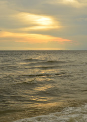 Obraz premium Beautiful sunset on the beach in Thailand