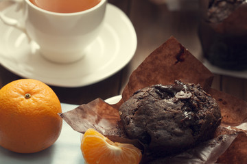 chocolate muffin and tangerine