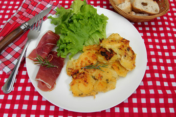 gratin de pommes de terre et jambon sec