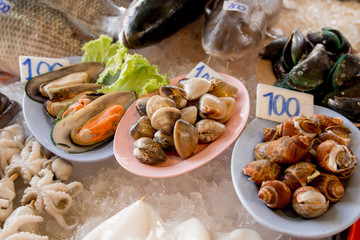 row of seafood in the Asian market