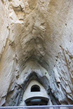 tomb of Virgil