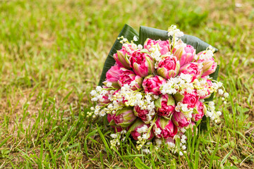 rose tulips bridal bouquet