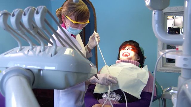 A young woman came to the dentist for dental treatment