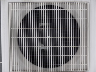 round metallic fan